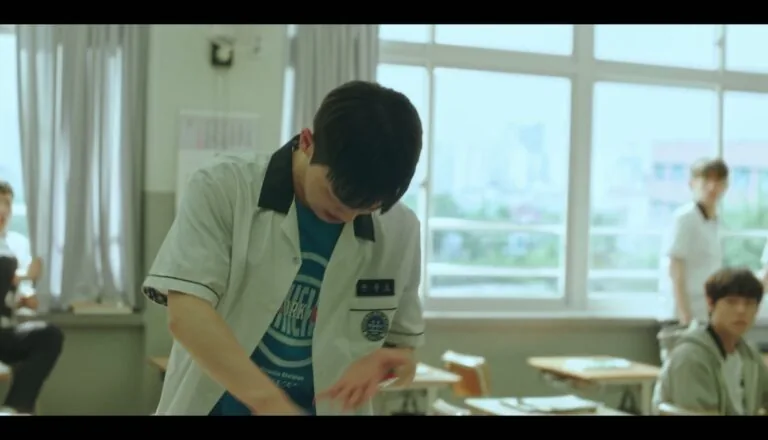 Момент из 1 серии 1 сезона